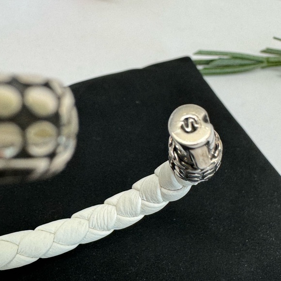 John Hardy Woven White Leather .925 Sterling Silver Dot Clasp Bracelet - Picture 6 of 7